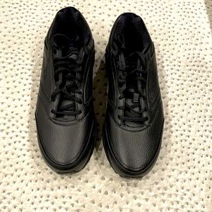 Brooks Addiction Walker, new in box, women’s size 12 2E, extra wide